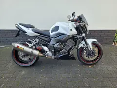 Yamaha FZ 1  -Veel extras ! -Supermooie motor -Akra ! 2009 occasion – foto 4 van 26
