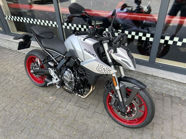 suzuki - gsx-8s