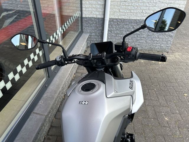 suzuki - gsx-8s