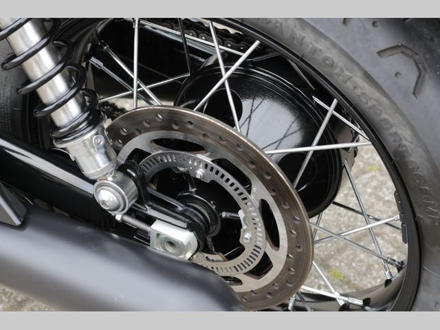 triumph - bonneville-t-120-black
