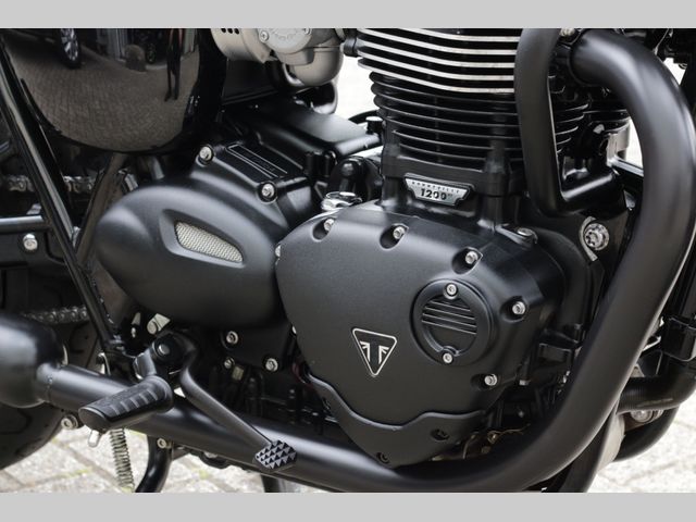 triumph - bonneville-t-120-black