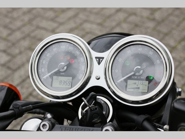 triumph - bonneville-t-120-black