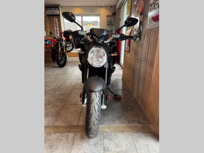 MV AGUSTA BRUTALE 800 – foto 4