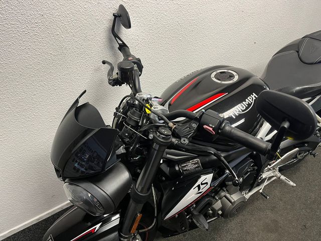 triumph - street-triple-rs
