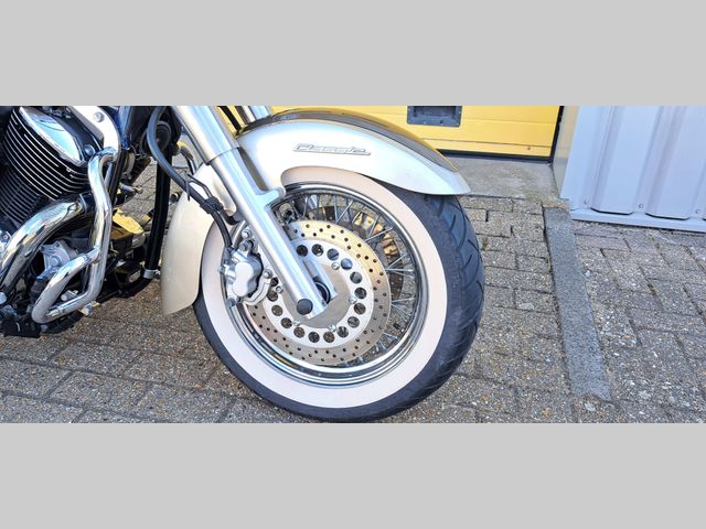 yamaha - xvs-1100-a-dragstar-classic