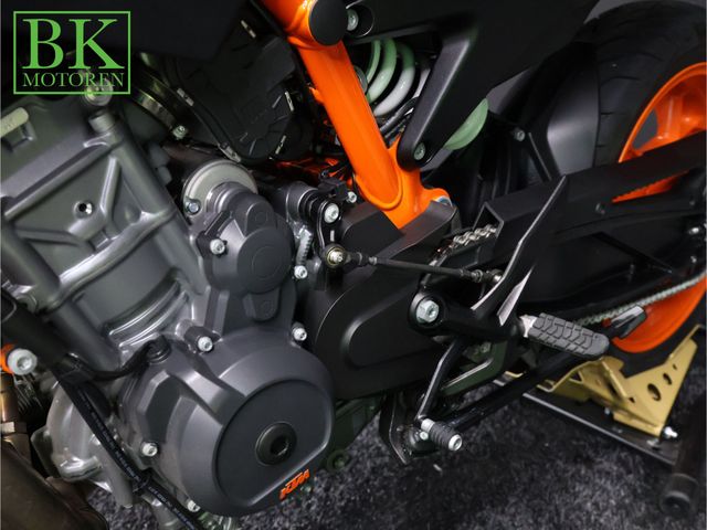 ktm - 890-duke-r