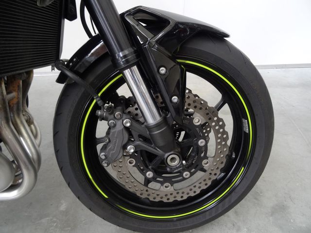 kawasaki - z900