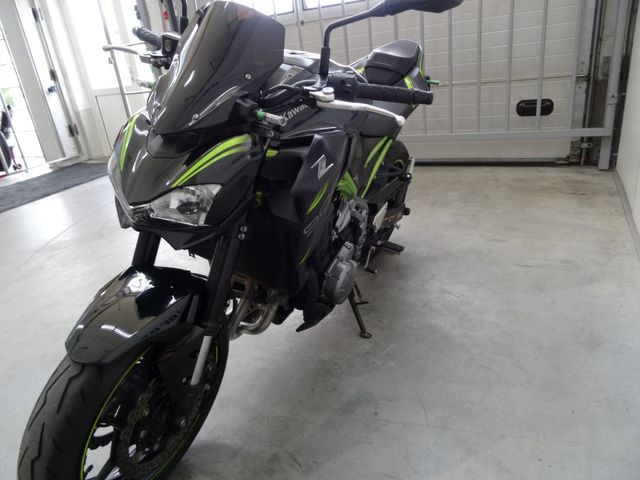 kawasaki - z900