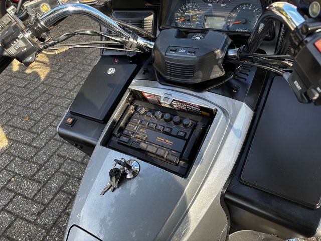 suzuki - gv-1400-calvacade