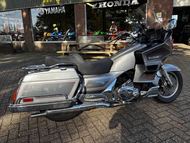 suzuki - gv-1400-calvacade