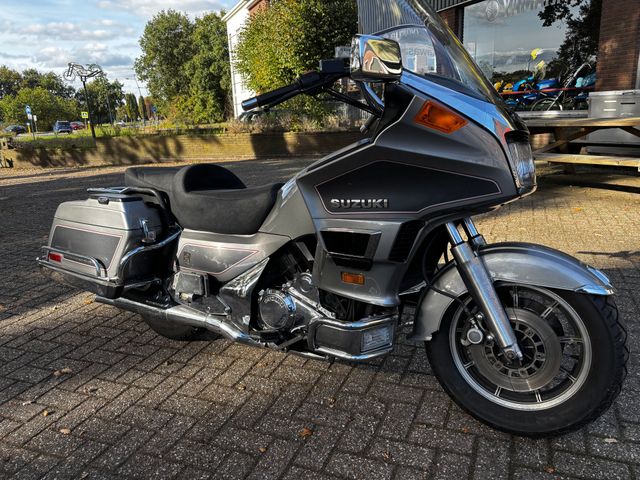 suzuki - gv-1400-calvacade