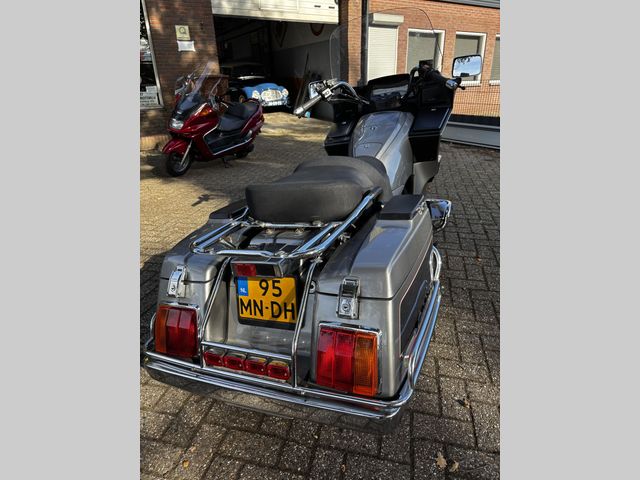 suzuki - gv-1400-calvacade