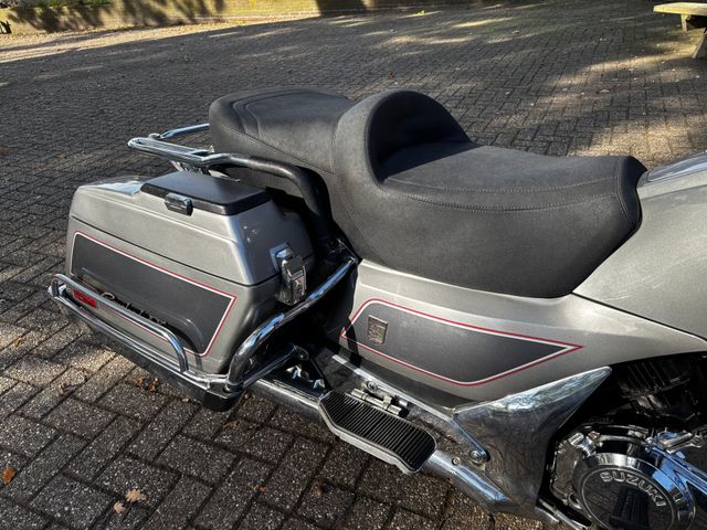 suzuki - gv-1400-calvacade
