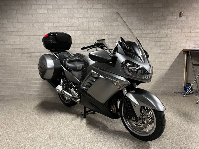 kawasaki - gtr-1400