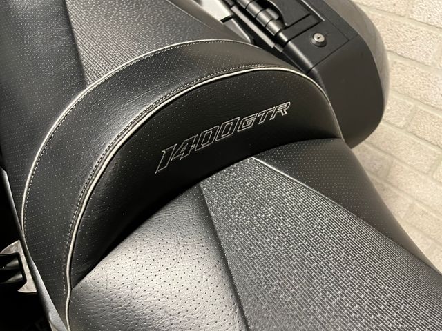 kawasaki - gtr-1400