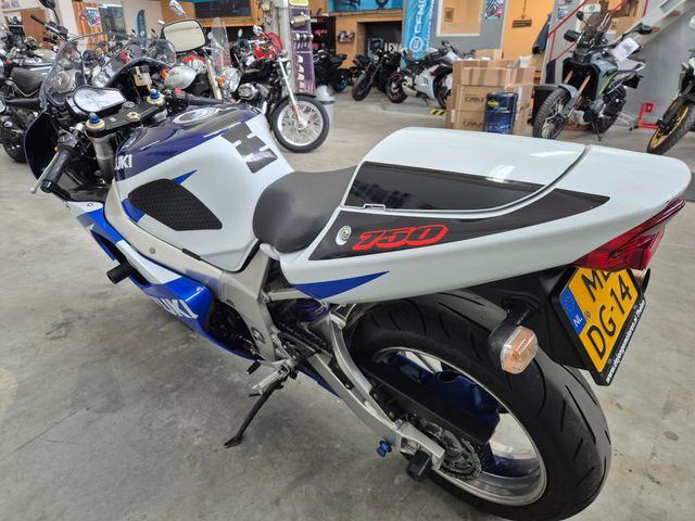 suzuki - gsx-r-750