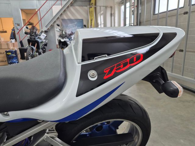 suzuki - gsx-r-750