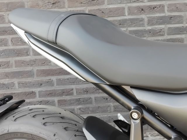 triumph - trident-660