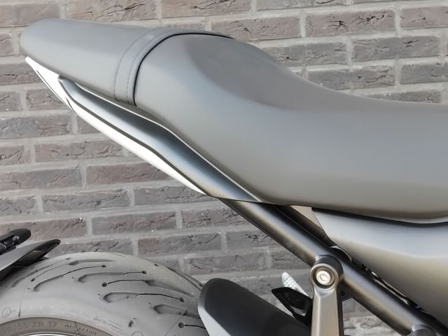 triumph - trident-660