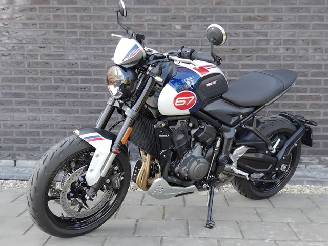 triumph - trident-660