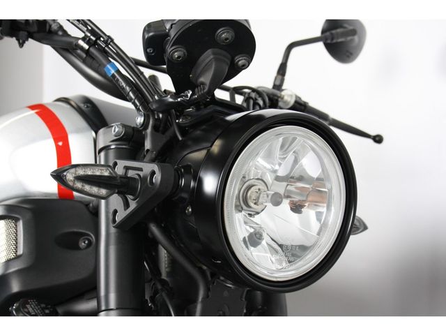 yamaha - xsr-700-xtribute