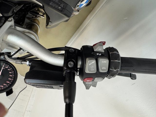bmw - r-1200-r-abs