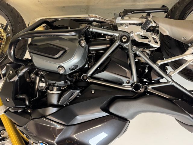 bmw - r-1200-r-abs