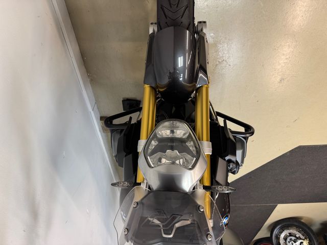 bmw - r-1200-r-abs