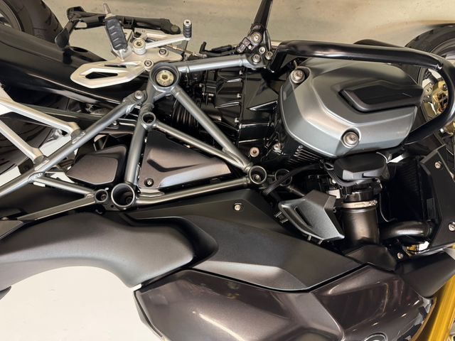 bmw - r-1200-r-abs