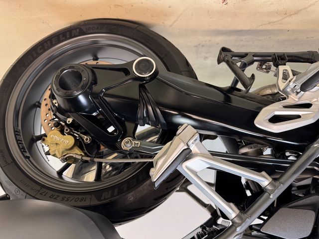 bmw - r-1200-r-abs