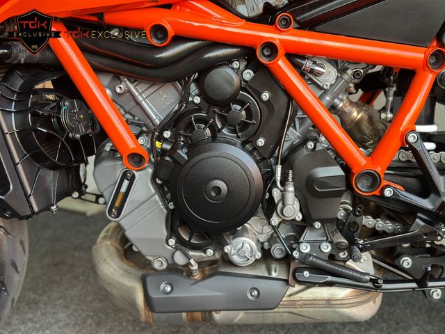 ktm - 1390-super-duke-r