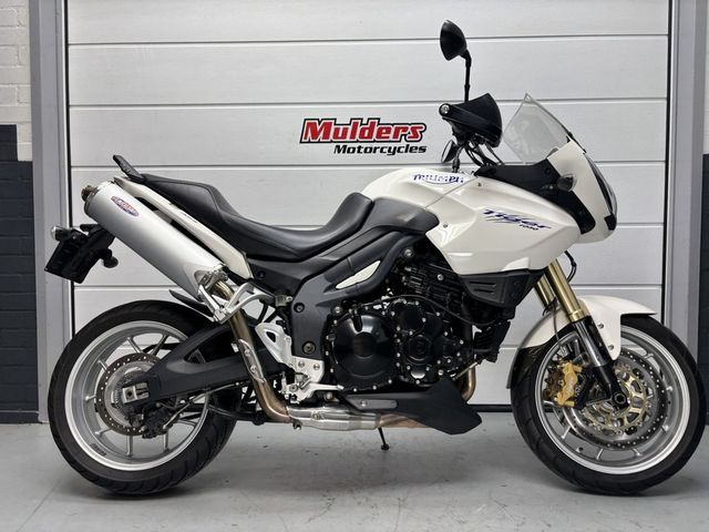 triumph - tiger-1050
