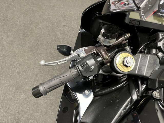 honda - cbr-1000-rr-fireblade