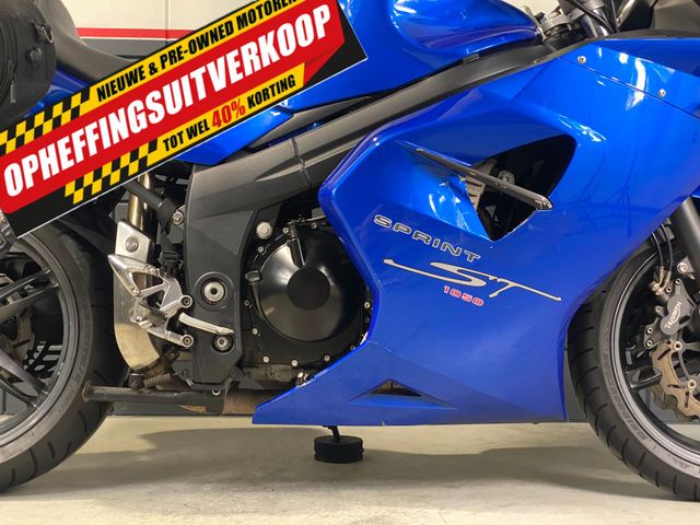 triumph - sprint-st-1050