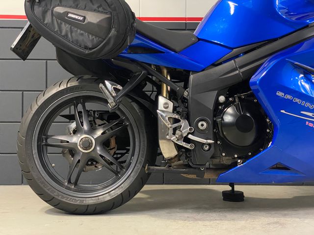triumph - sprint-st-1050
