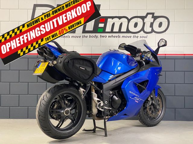 triumph - sprint-st-1050