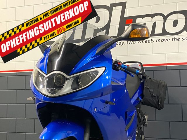 triumph - sprint-st-1050