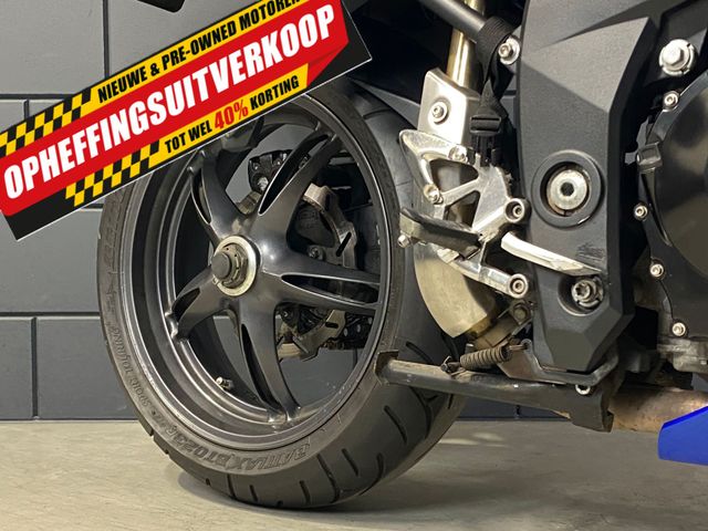 triumph - sprint-st-1050