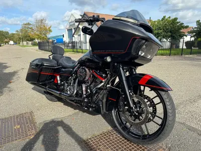 HARLEY-DAVIDSON ROAD GLIDE CVO – foto 4