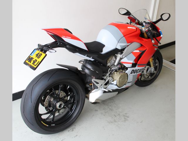 ducati - panigale-v4-s-corse