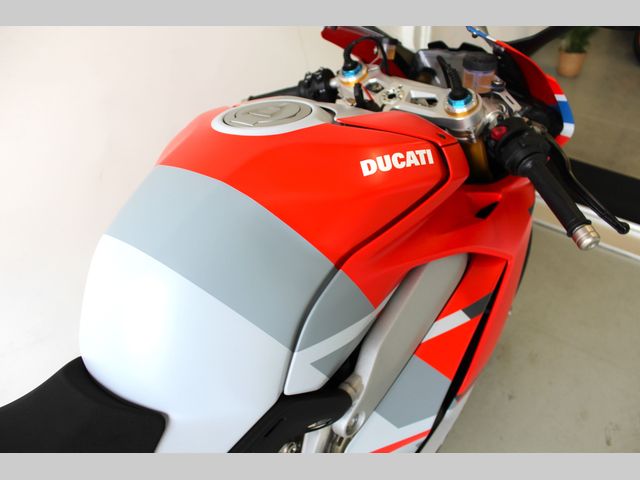 ducati - panigale-v4-s-corse