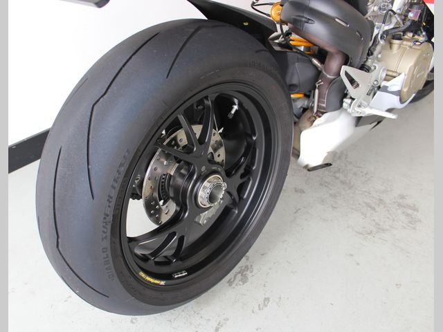ducati - panigale-v4-s-corse