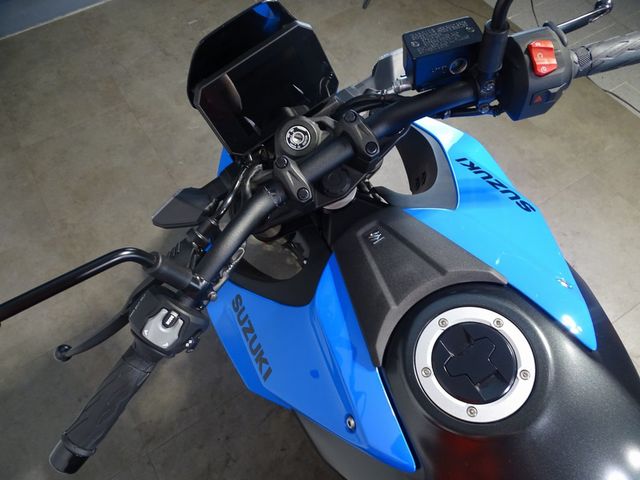 suzuki - gsx-8s
