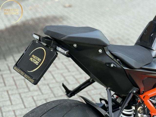 ktm - 1390-super-duke-r-evo