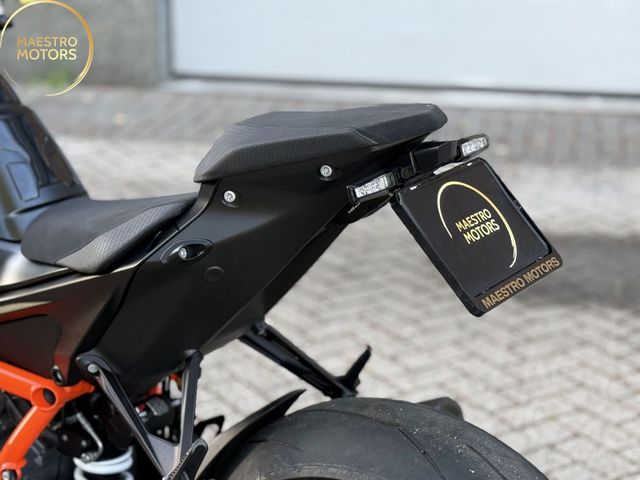 ktm - 1390-super-duke-r-evo