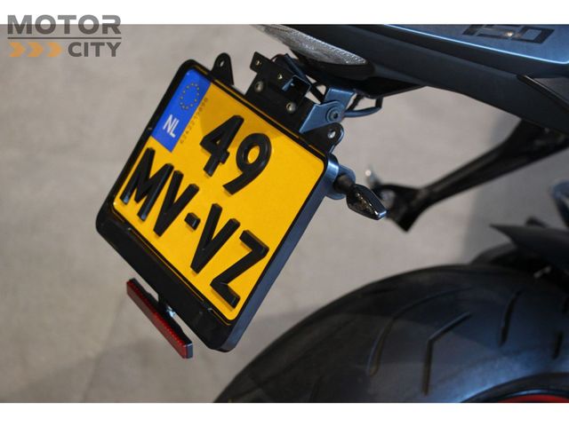 suzuki - gsr-750