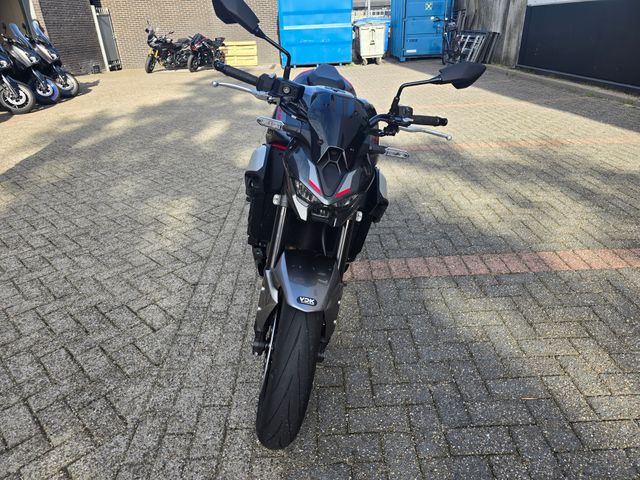 kawasaki - z900
