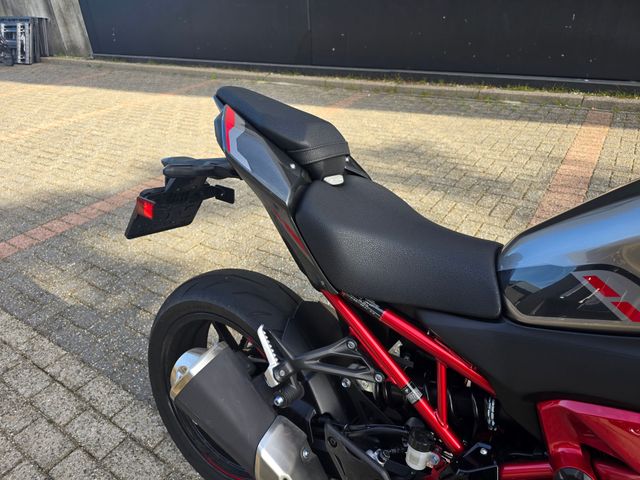 kawasaki - z900