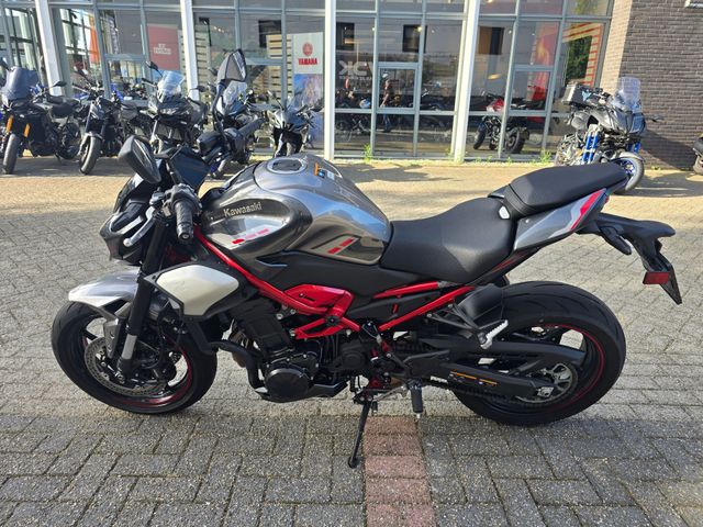kawasaki - z900
