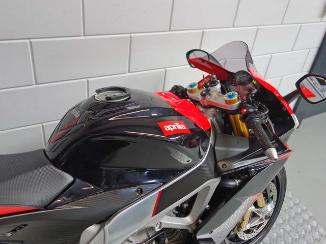 aprilia - rsv-4-factory-aprc